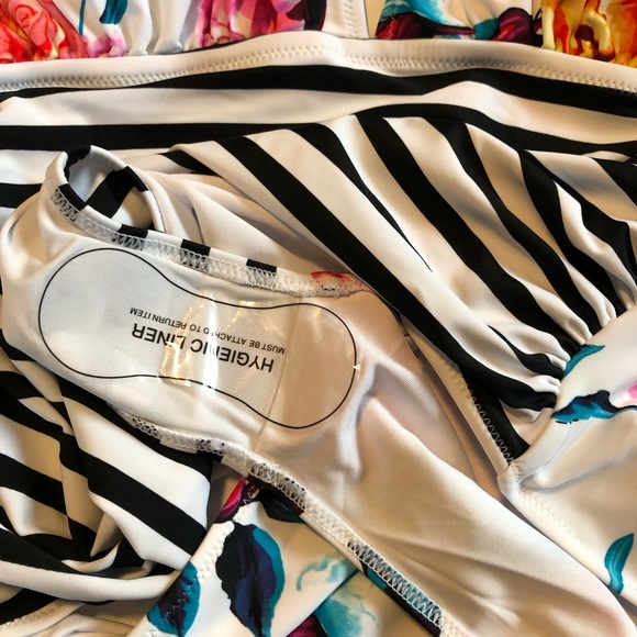 CUPSHE Bold Floral And Stripe Halter One Piece XL/0X - Picture 6 of 7